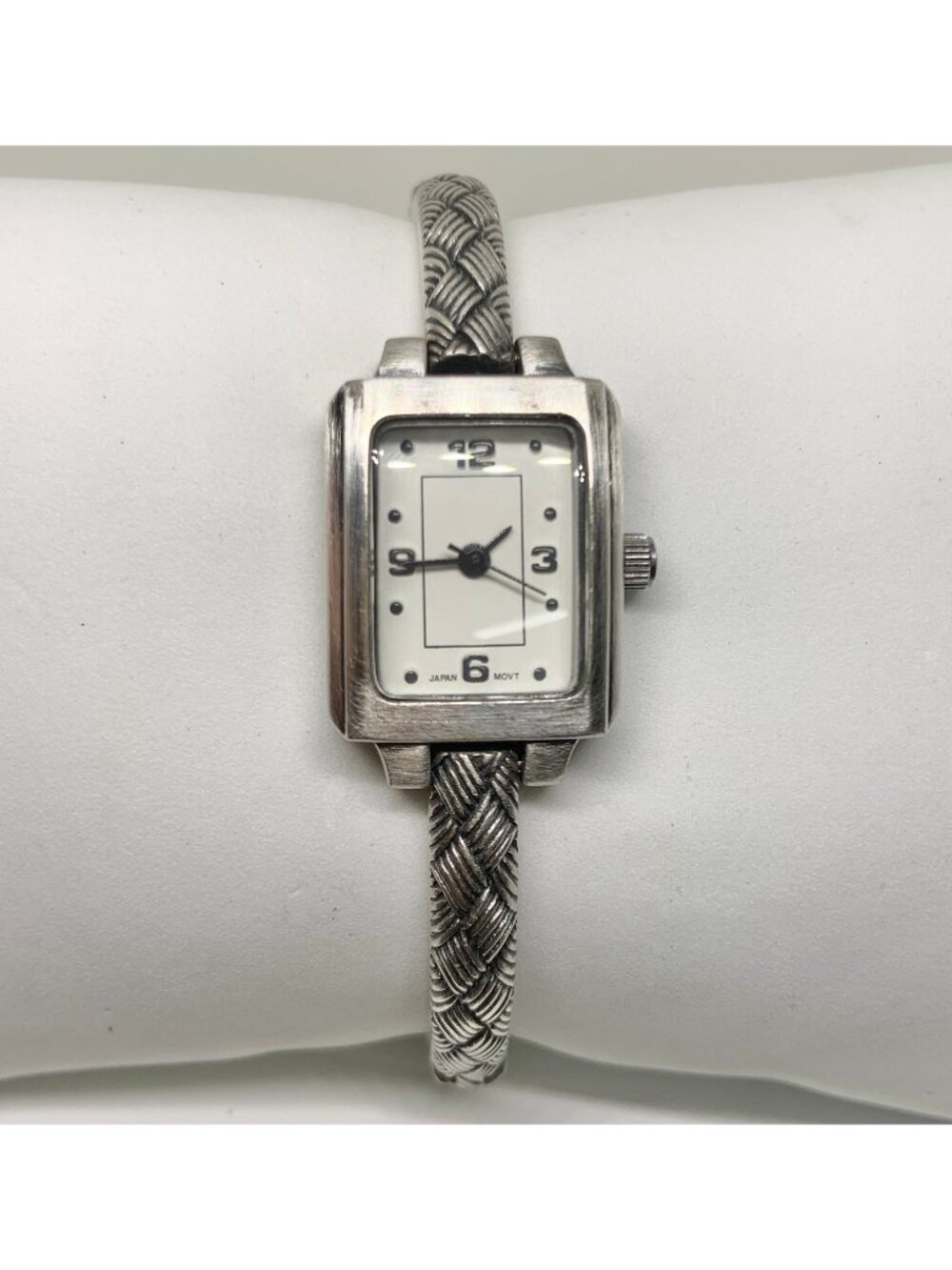 Vintage silver tone women’s watch 18mm quartz white dial 6.5”-7” running